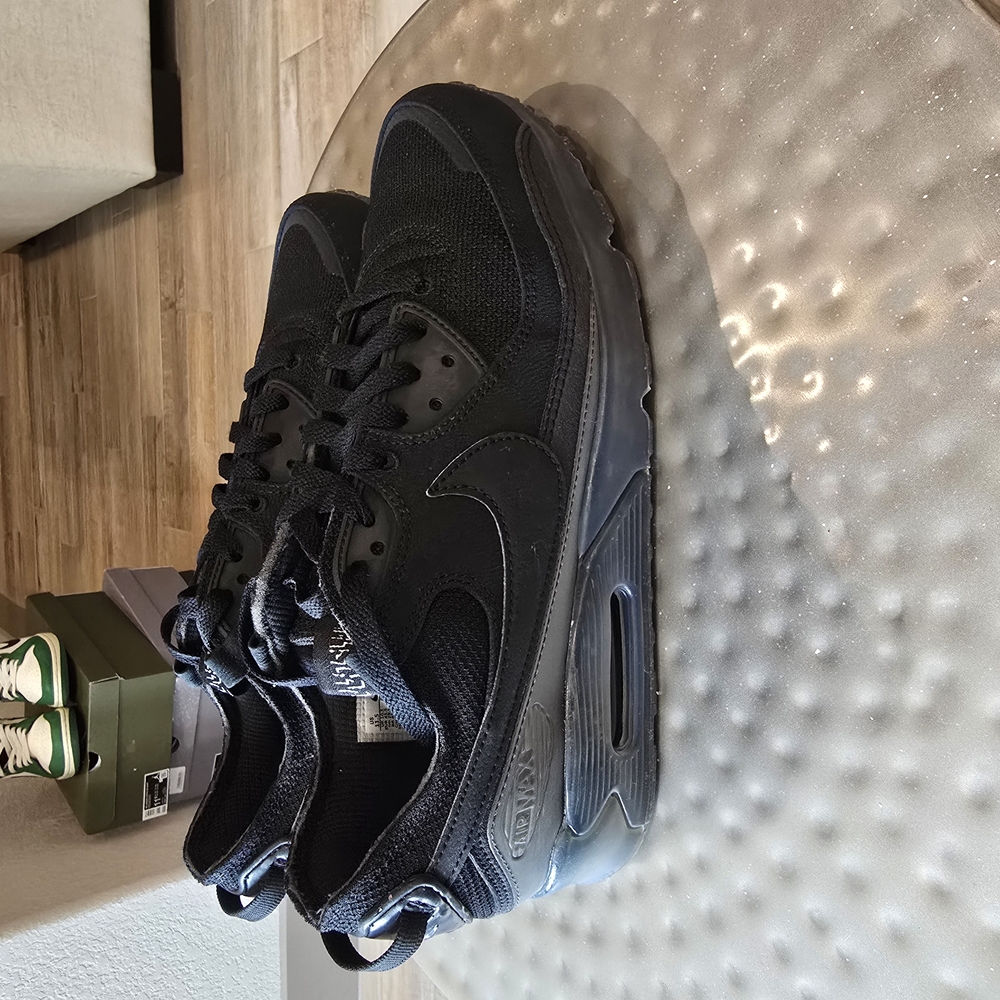 Nike Men's Black Sneakers